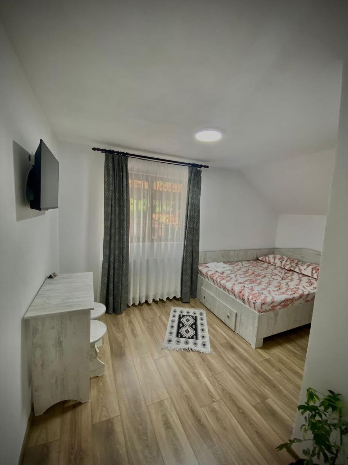 Casa Alex Hotel Curtea de Argeş Eksteriør billede