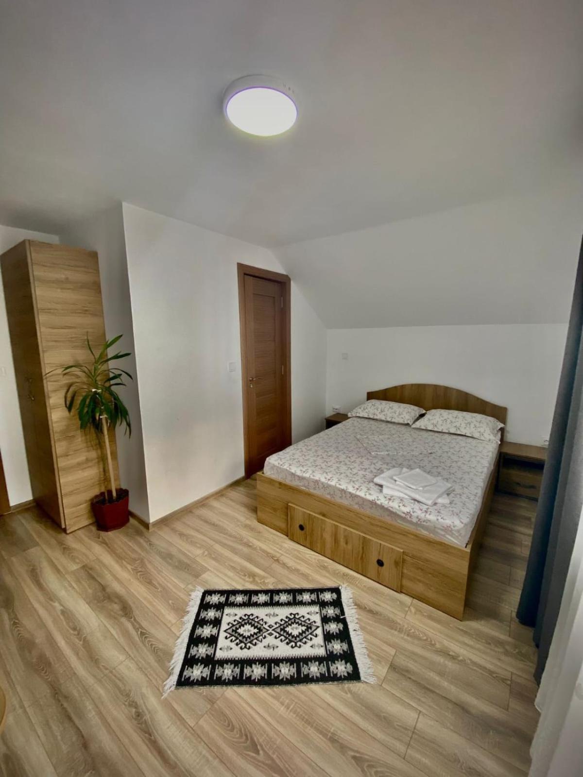 Casa Alex Hotel Curtea de Argeş Eksteriør billede
